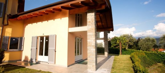 Villa de 5 dormitorios en Tremezzina, Italy No. 53440 11