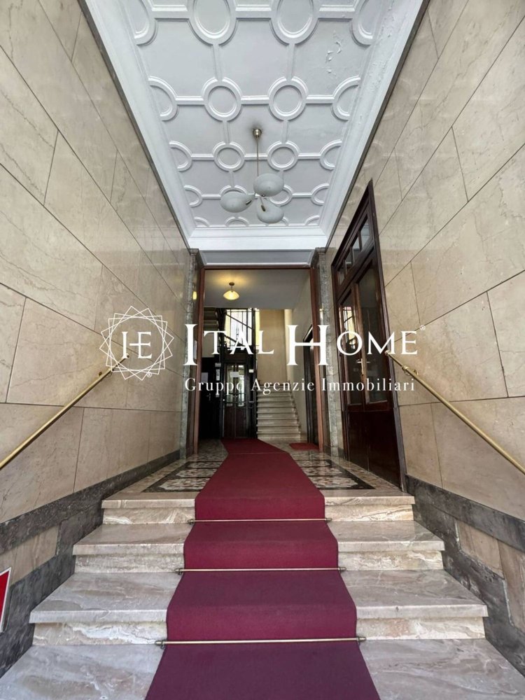 3 rooms Apartment in Milan, Italy No. 243703