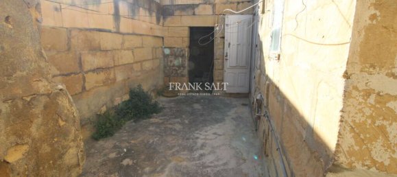 Дом с 5 спальнями в Сан-Лауренц, Мальта № 2827 11