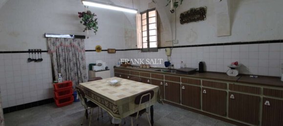 Дом с 5 спальнями в Сан-Лауренц, Мальта № 2827 2