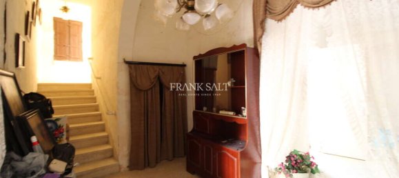 Дом с 5 спальнями в Сан-Лауренц, Мальта № 2827 6