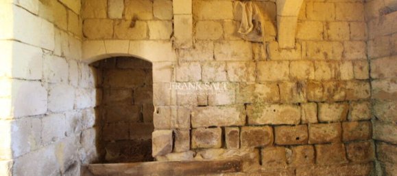 Дом с 5 спальнями в Сан-Лауренц, Мальта № 2827 14