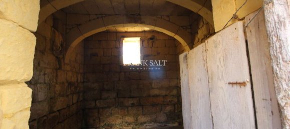 Дом с 5 спальнями в Сан-Лауренц, Мальта № 2827 13