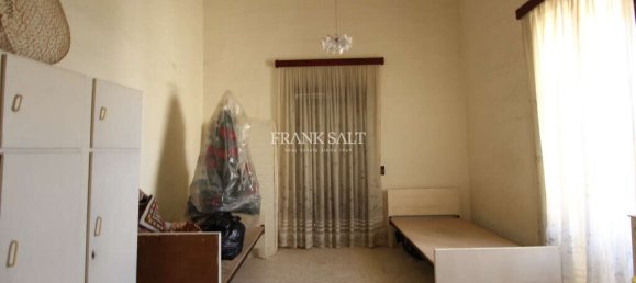 Дом с 5 спальнями в Сан-Лауренц, Мальта № 2827 10