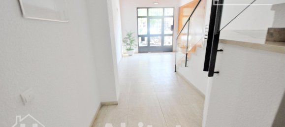 Apartamento de 3 dormitorios en Valencia, Spain No. 150104 17