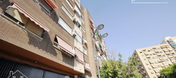 Apartamento de 3 dormitorios en Valencia, Spain No. 150104 18