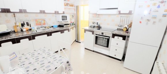 Apartamento de 3 dormitorios en Valencia, Spain No. 150104 32