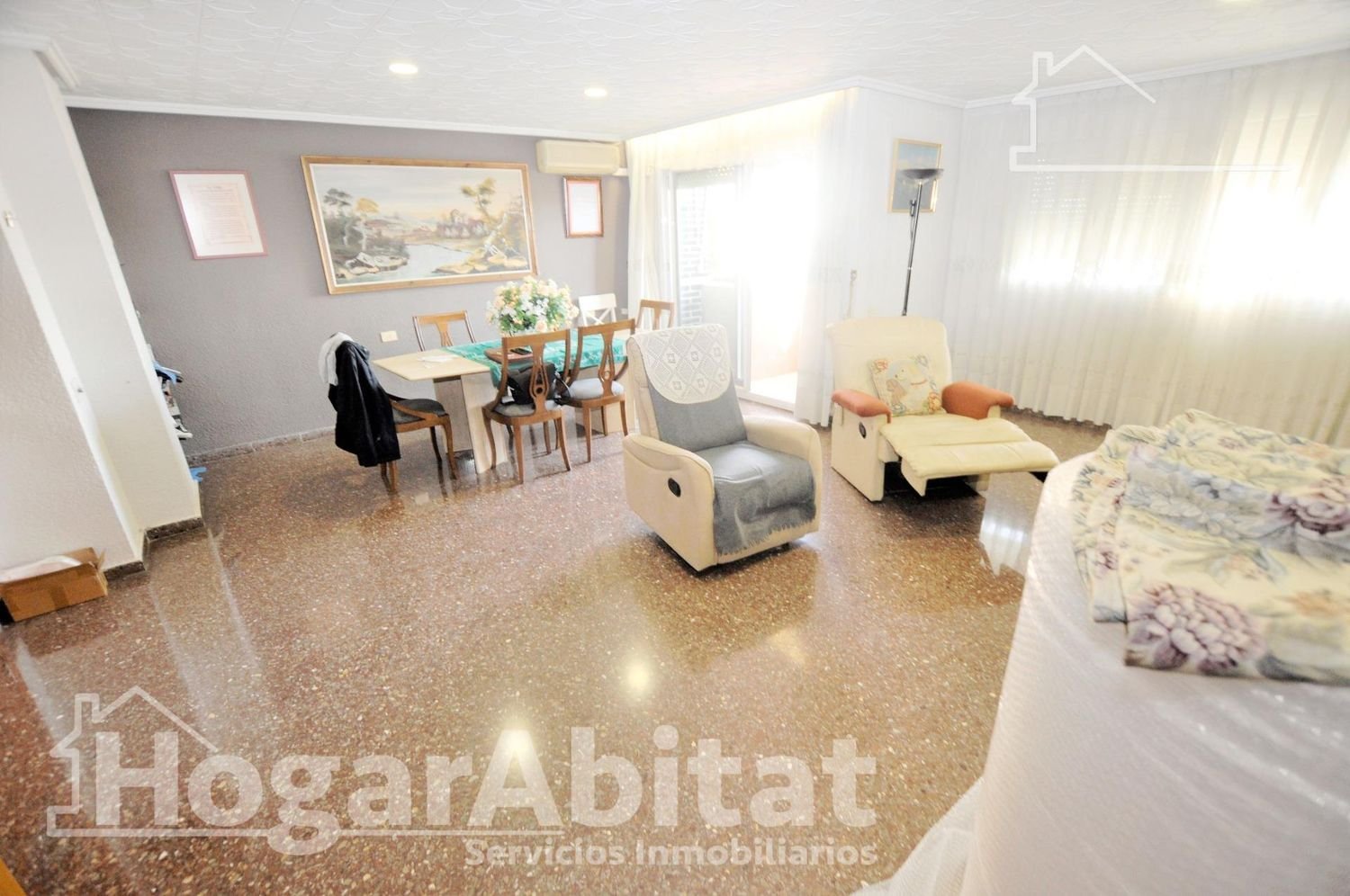 Apartamento de 3 dormitorios en Valencia, Spain No. 150104