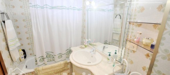 Apartamento de 3 dormitorios en Valencia, Spain No. 150104 7