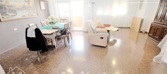 Apartamento de 3 dormitorios en Valencia, Spain No. 150104 4