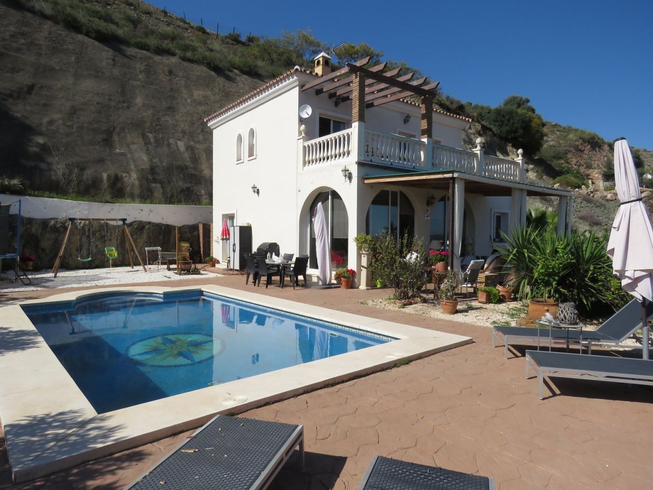 Casa de 4 dormitorios en Alhaurín el Grande, Spain No. 147938