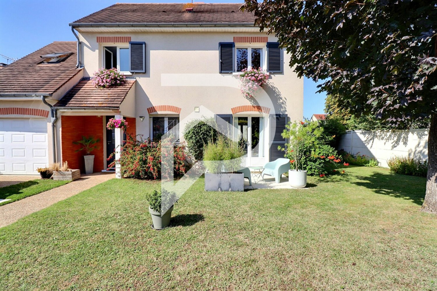 4 bedrooms House in Mery-sur-Oise, France No. 121084