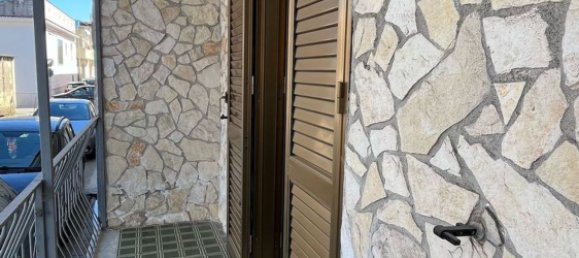 4 rooms House in Carinaro, Italy No. 284057 8