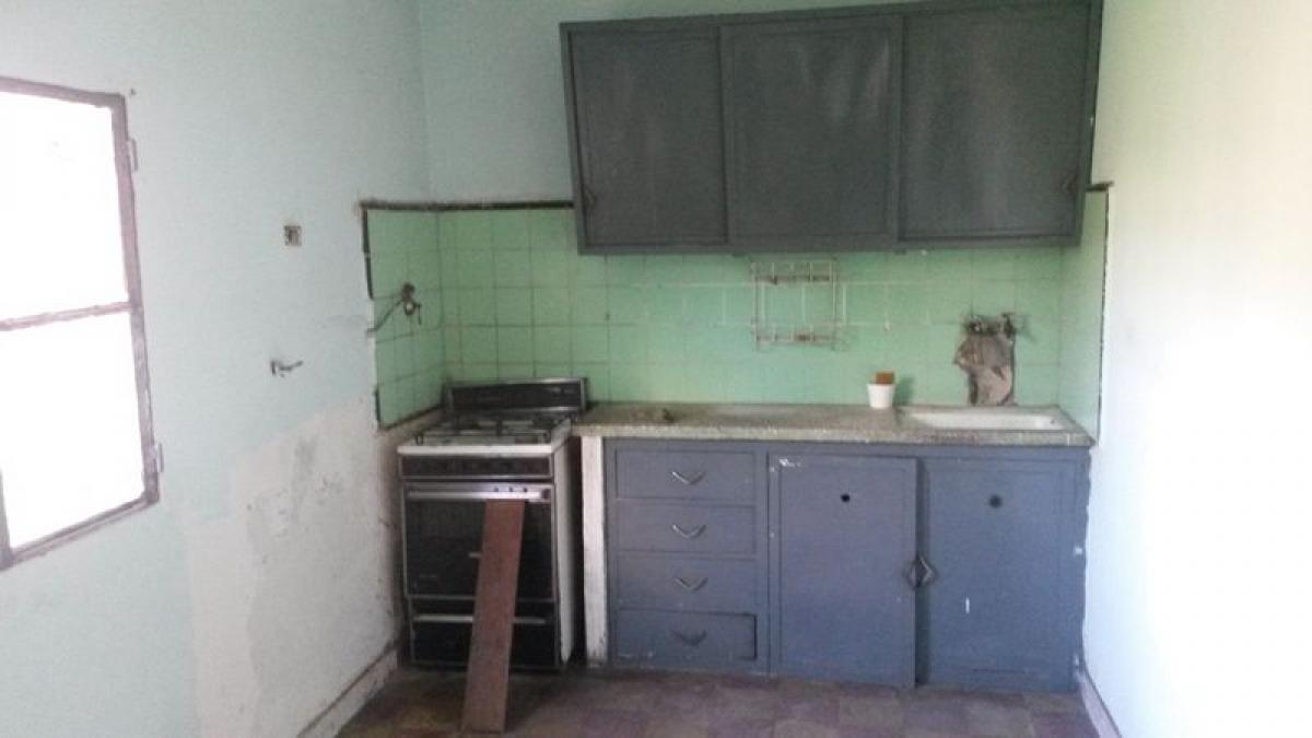 2 bedrooms House in Moron, Argentina No. 56226