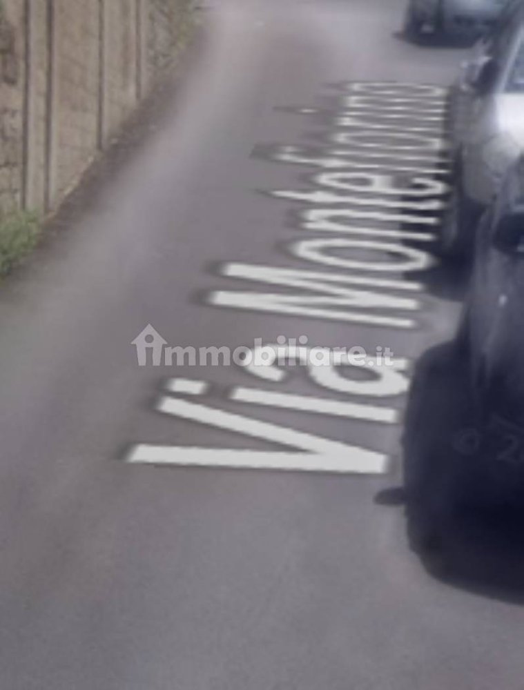 1 room Commercial property in Rome, Italy No. 287031