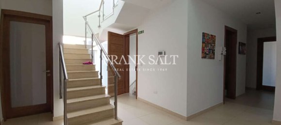 Ático de 5 dormitorios en Xghajra, Malta No. 2027 11