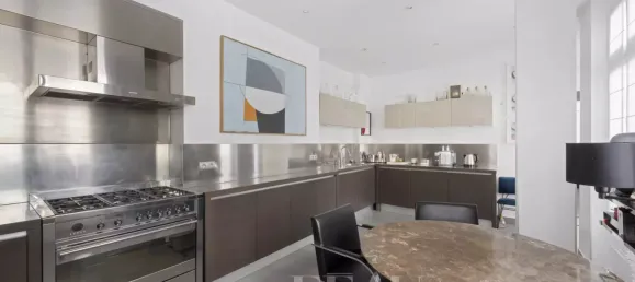 4 bedrooms Apartment in Paris, France No. 180773 13