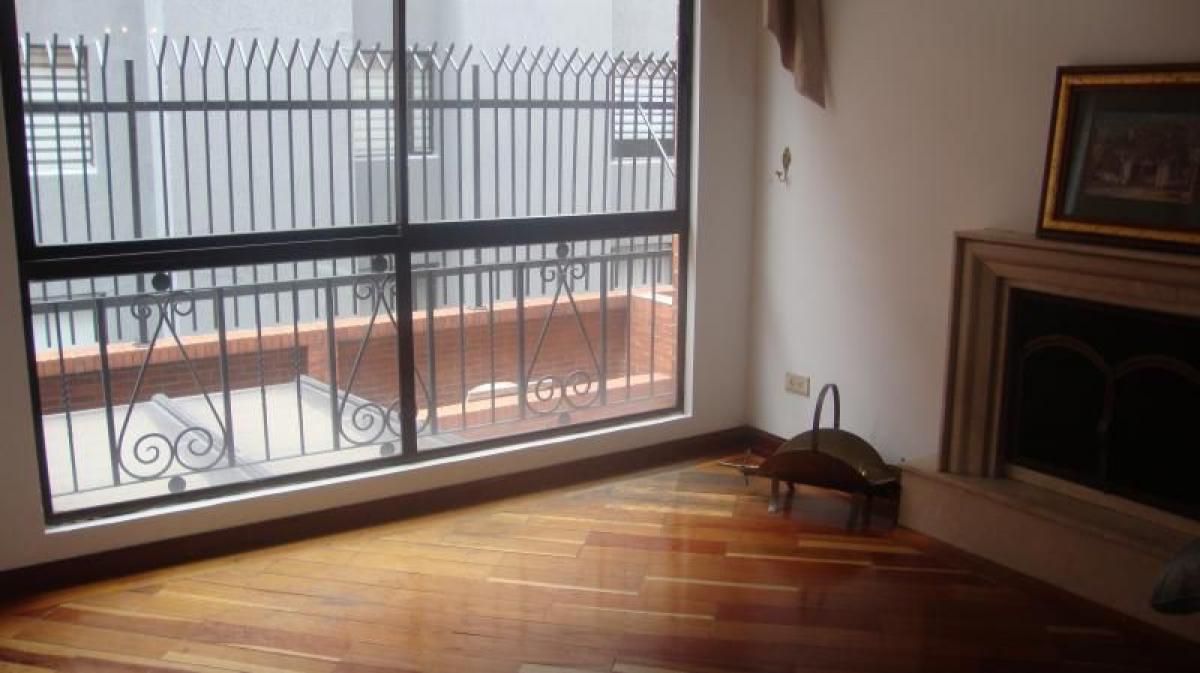 3 bedrooms House in Bogota, Colombia No. 12072