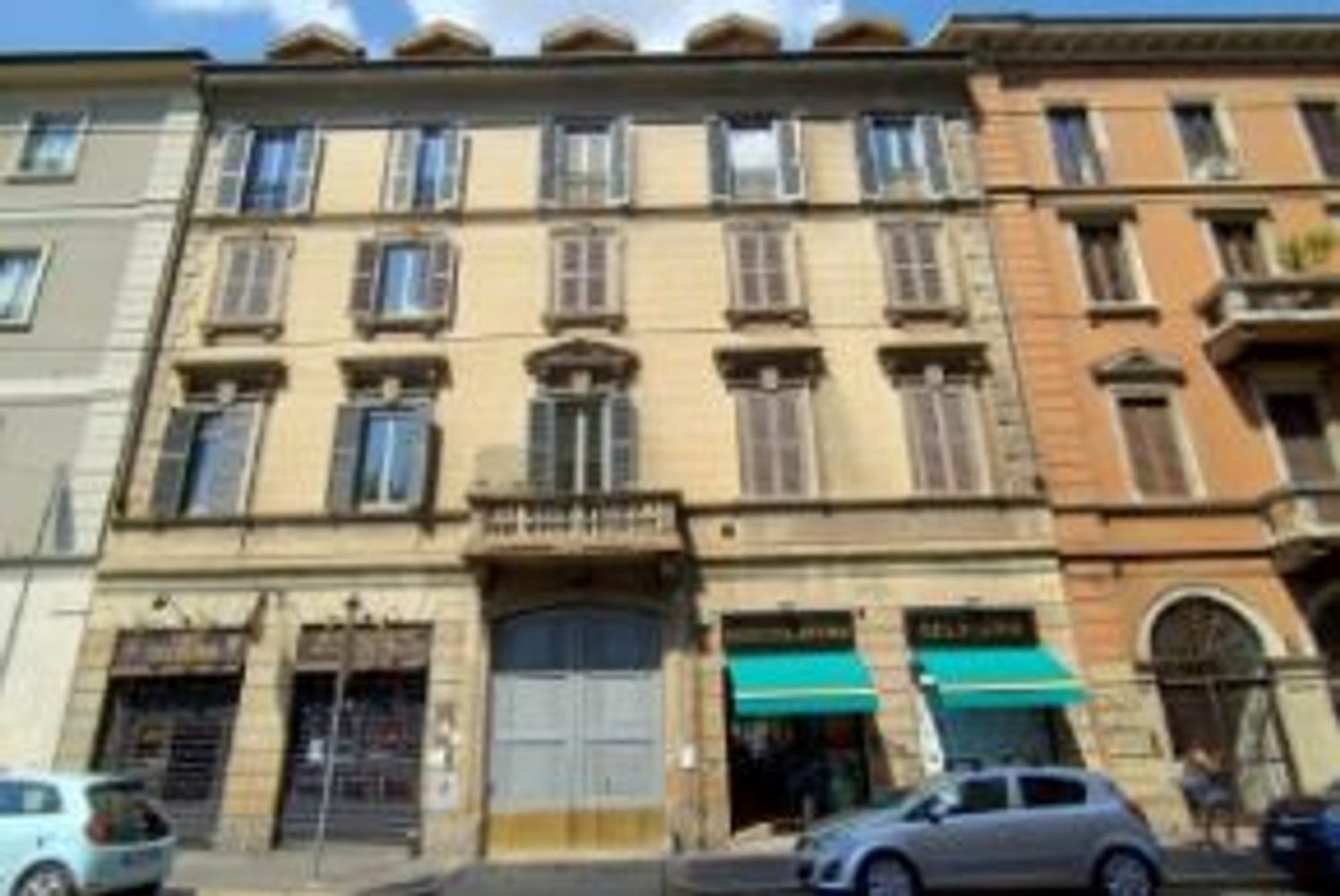 3 rooms Apartment in Milan, Italy No. 245312