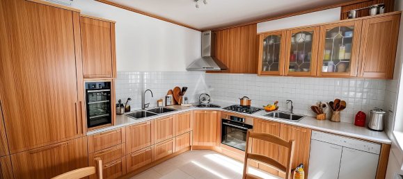 4 bedrooms House in Auneuil, France No. 80975 2