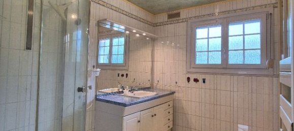 4 bedrooms House in Beville-le-Comte, France No. 209749 11