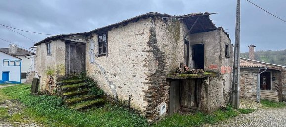 3 bedrooms House in Quintela de Lampacas, Portugal No. 43092 2