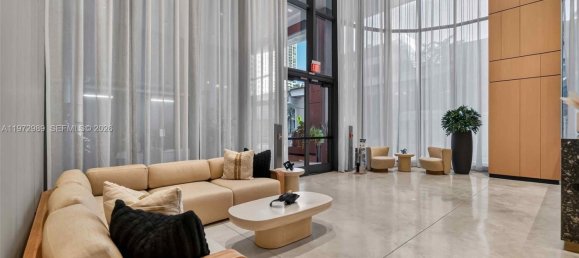 1 bedroom Commercial property for sale in Miami, Miami-Dade, Florida, USA № 615103 2