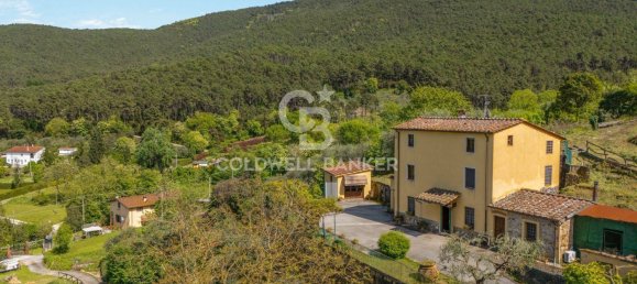 4 bedrooms Villa in Lucca, Italy No. 272674 3