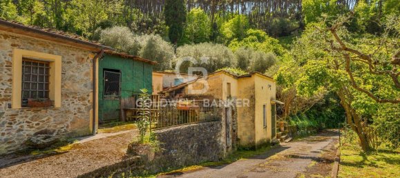 4 bedrooms Villa in Lucca, Italy No. 272674 7