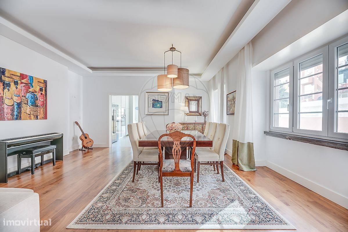 4 bedrooms Apartment in Lisbon, Portugal No. 128094