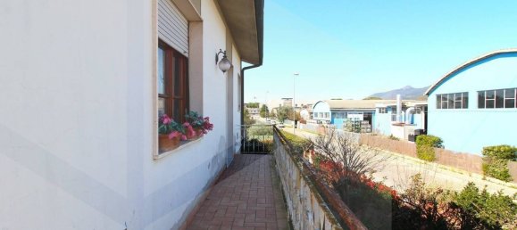 2 bedrooms Villa in Calcinaia, Italy No. 25539 17