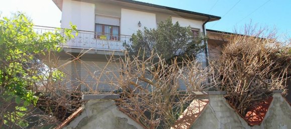 2 bedrooms Villa in Calcinaia, Italy No. 25539 32