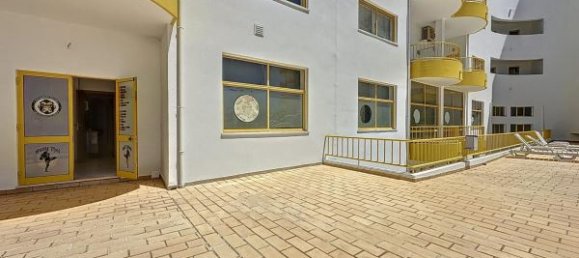 Gewerbliche Immobilie in Portimao, Portugal 296m², Nr. 85660 3