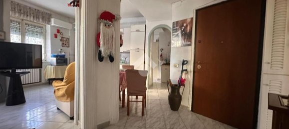 3-Zimmer Wohnung in Naples, Italy, Nr. 208892 2