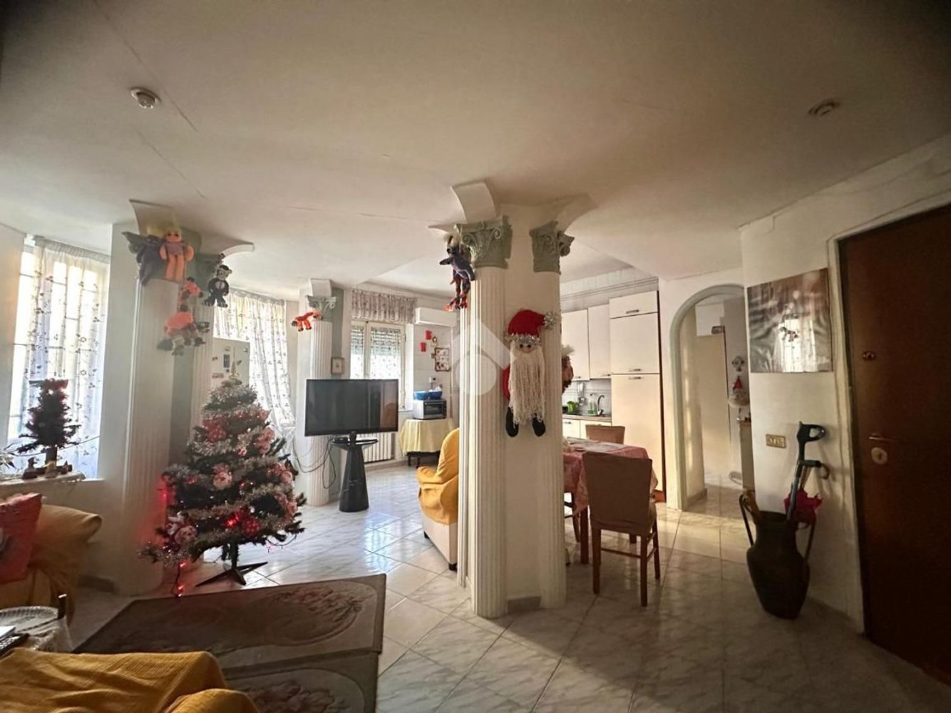 3-Zimmer Wohnung in Naples, Italy, Nr. 208892