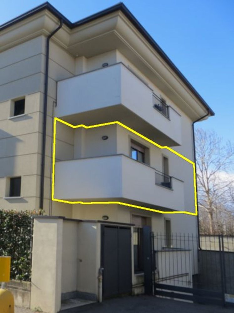 Apartamento de 2 habitaciónes en Desio, Italy No. 7687