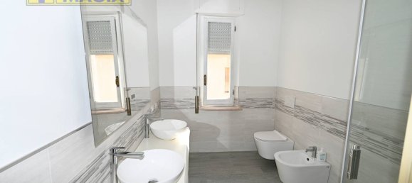 Casa de 8 divisões em Colli del Tronto, Italy N.º 124695 16