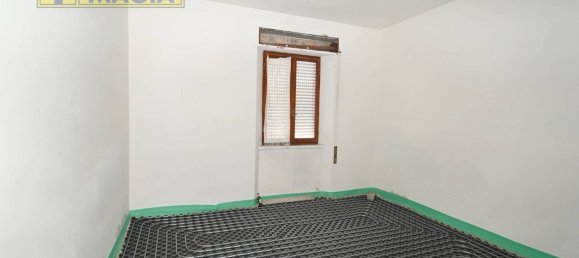 Casa de 8 divisões em Colli del Tronto, Italy N.º 124695 21