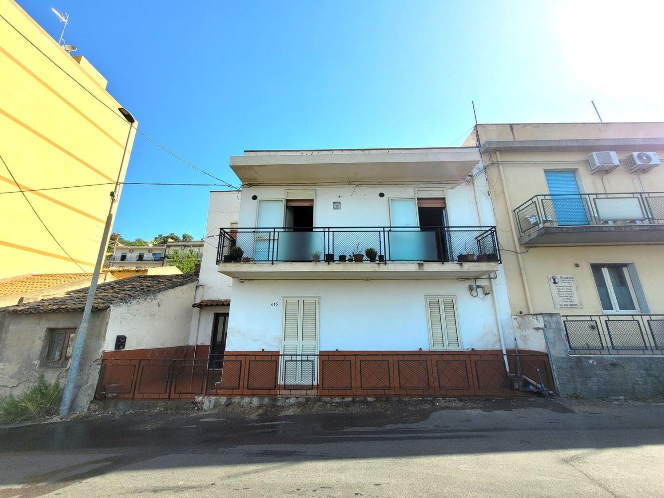 6 rooms House in Reggio Calabria, Italy No. 295643