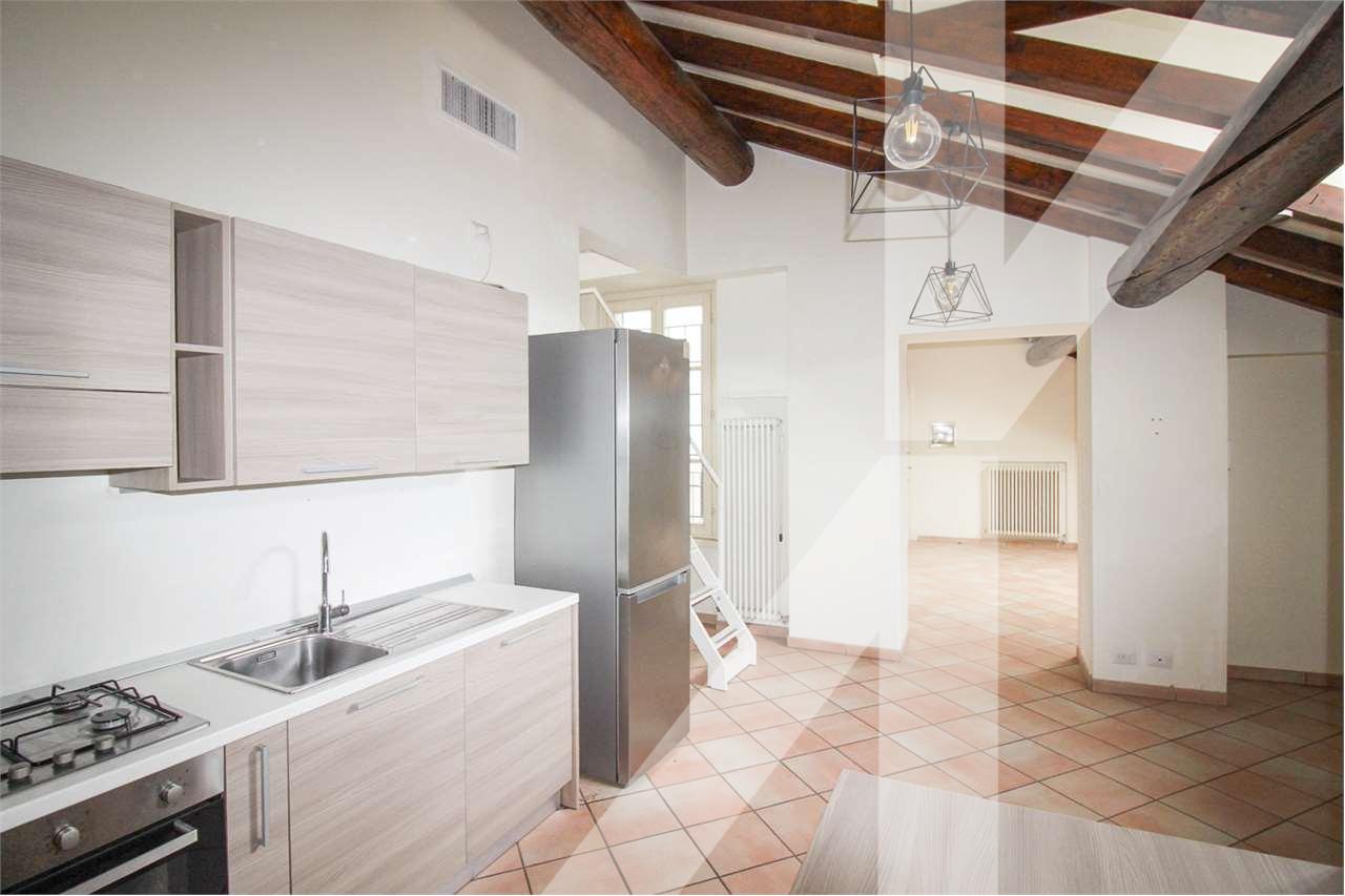 Apartamento de 2 dormitorios en Como, Italy No. 88337
