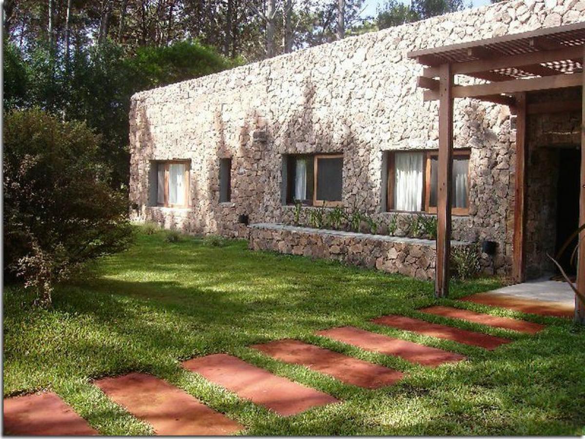 4 bedrooms House in Maldonado, Uruguay No. 2288