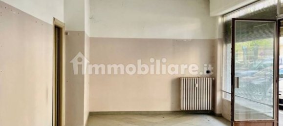 Imóvel comercial de 2 divisões em Asti, Italy N.º 68543 2