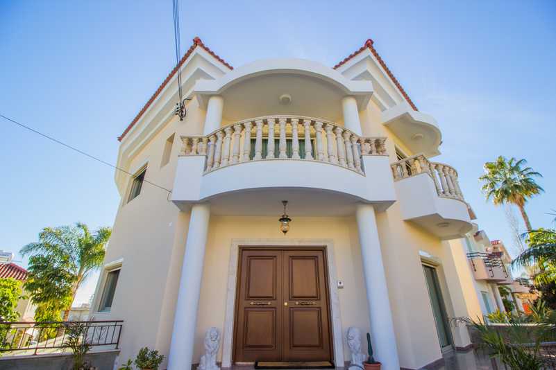 Imóvel comercial T4 em Agios Athanasios, Cyprus N.º 13455