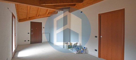 2 bedrooms Penthouse in Casazza, Italy No. 134448 8