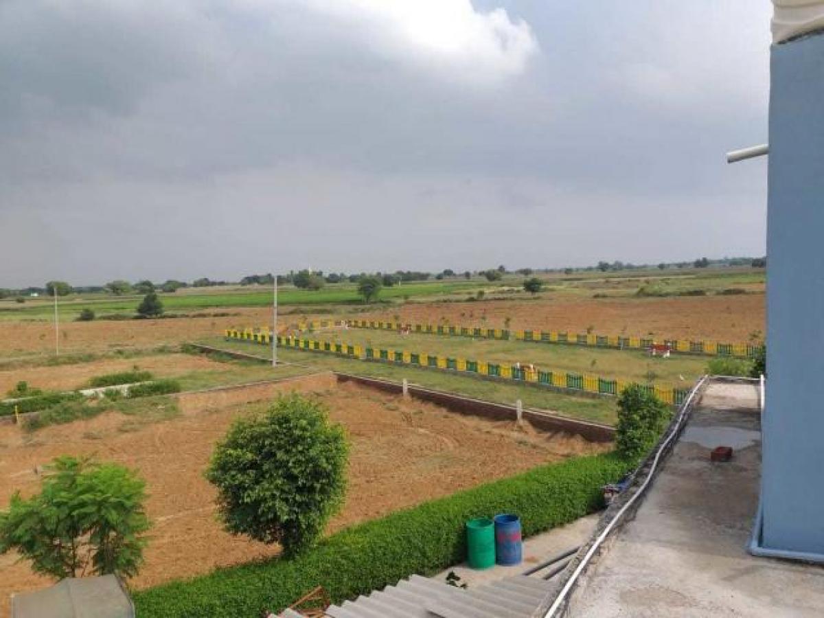 Terreno em Noida, India N.º 65524