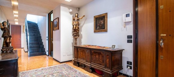 16 bedrooms Penthouse in Padua, Italy No. 339795 4