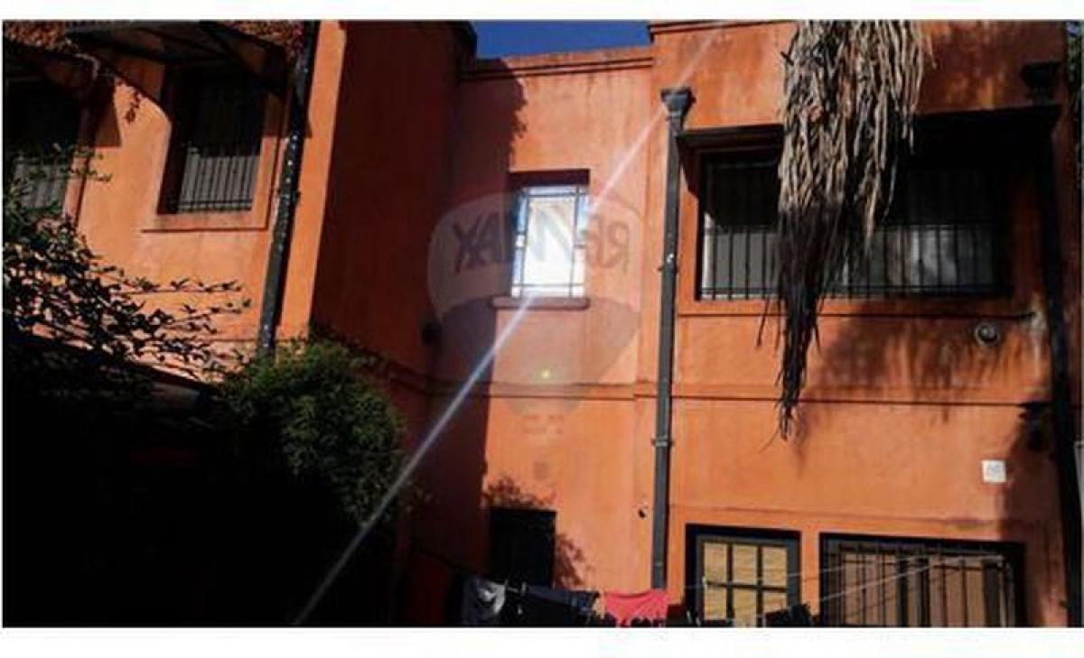 Casa de 2 dormitorios en San Isidro, Argentina No. 2651