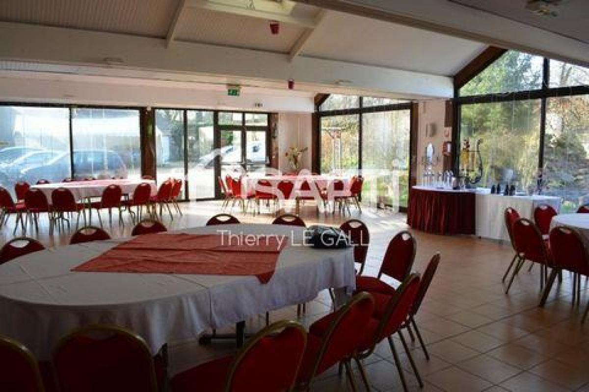 Офис 2213м² в Санлис, Франция № 17402