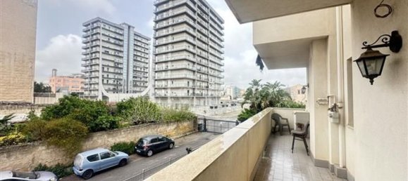 Квартира с 3 комнатами в Палермо, Италия № 51026 30