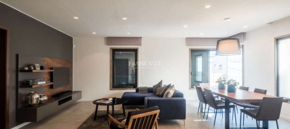 3 Schlafzimmer Maisonette-Wohnung in Saint Julian's, Malta, Nr. 9611 13